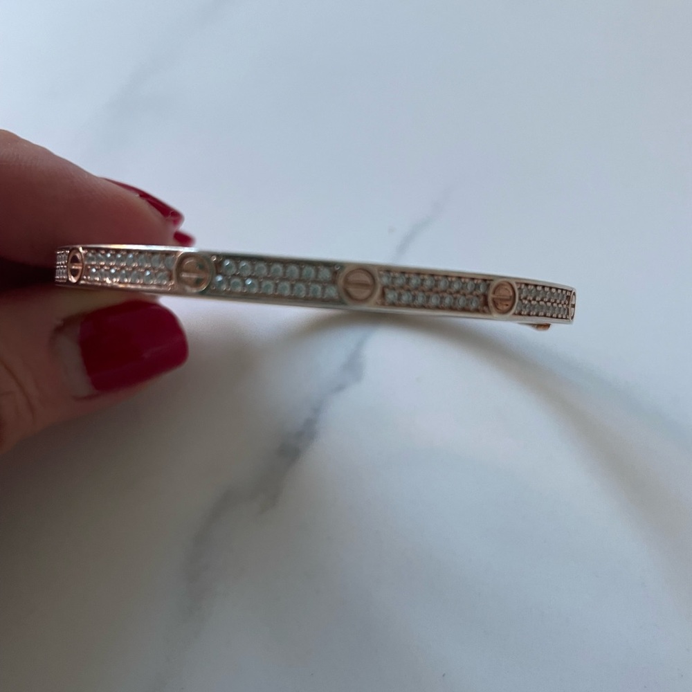 Bangle bracelet